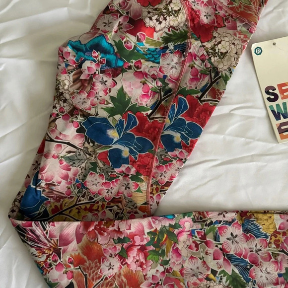 🆕🌸 Lululemon Seawheeze 2018 Fast and Free 7/8 Tight II Floral Cherry Blossom - Picture 3 of 9